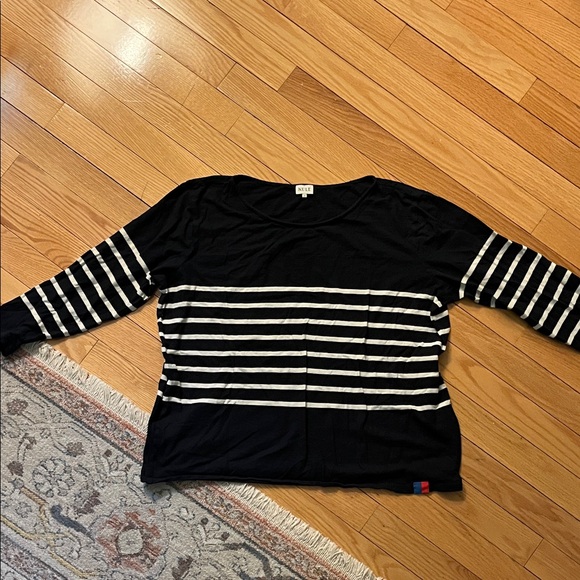 KULE Classic Navy Top - Picture 1 of 4